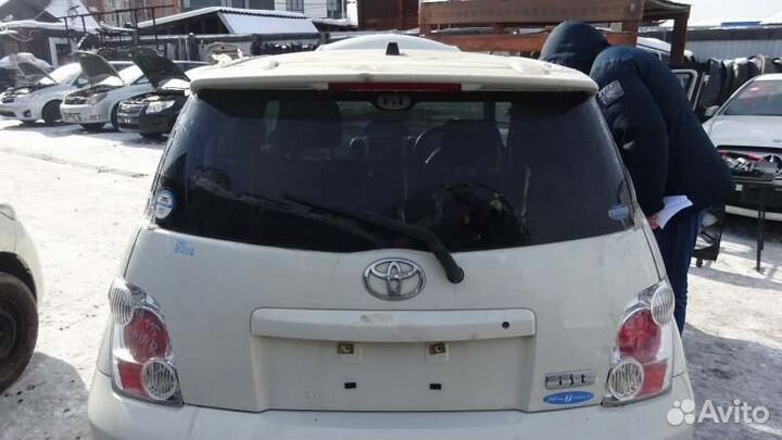 Дверь 5-я Toyota Ist NCP65 1NZ-FE 2002/10