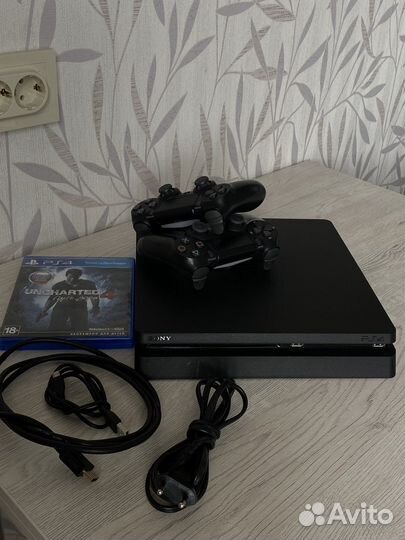 Sony playstation 4 slim