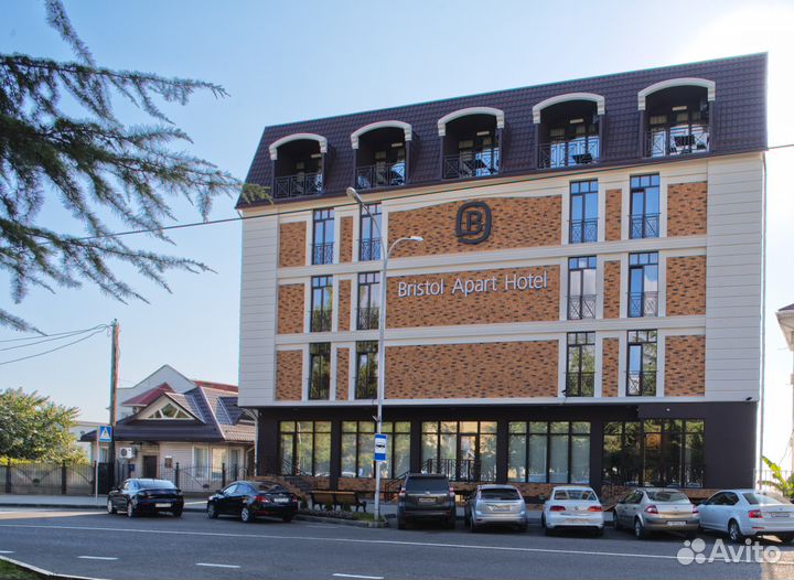 Администратор отеля (с прожив. в п. Лазаревское)