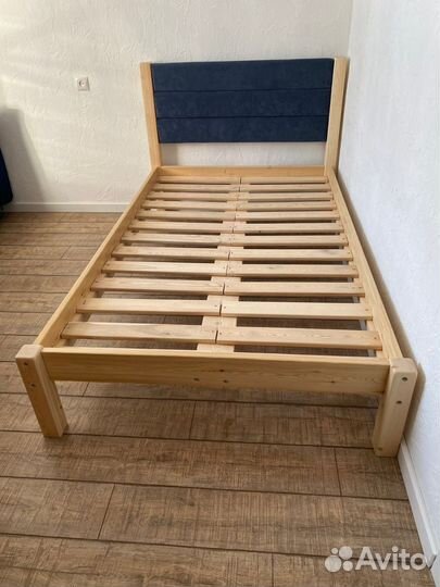 Кровать односпальная 90х200 с матрасом