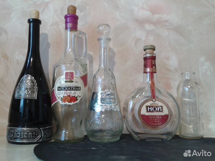 Разные бутылки, графины