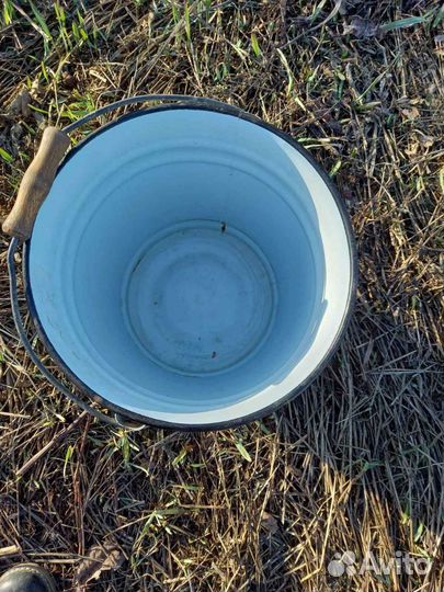 Эмалированное ведро