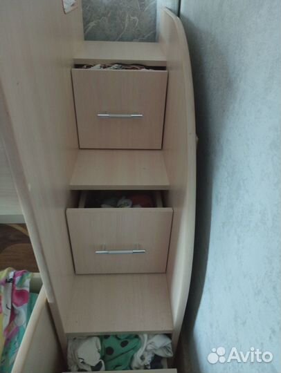 Продам 2ух ярусную кровать