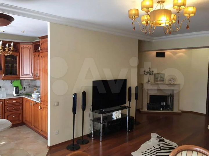 3-к. квартира, 111 м², 3/3 эт.