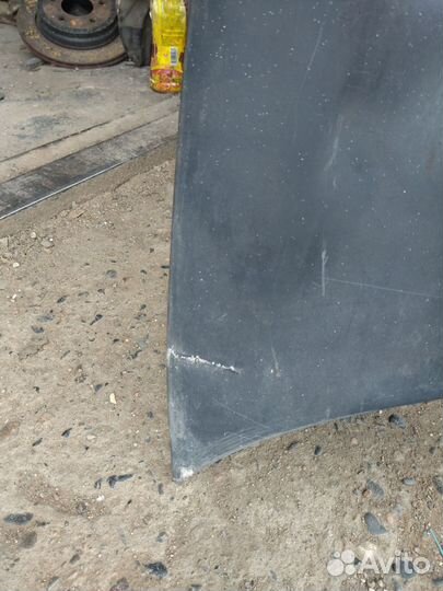 Капот пластик