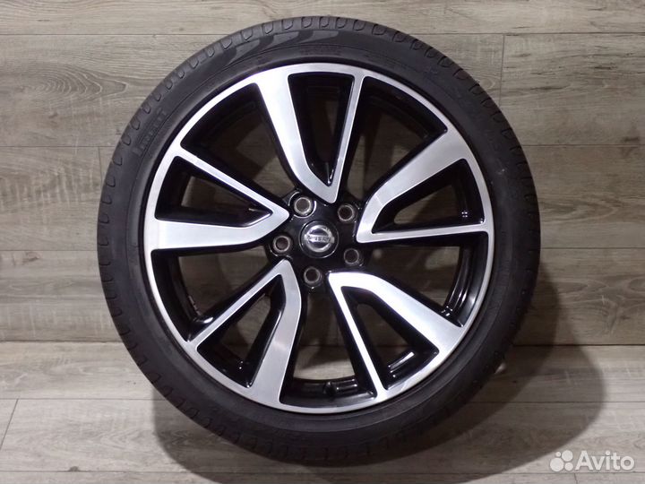 Комплект оригинальных колес Nissan Qashqai R19