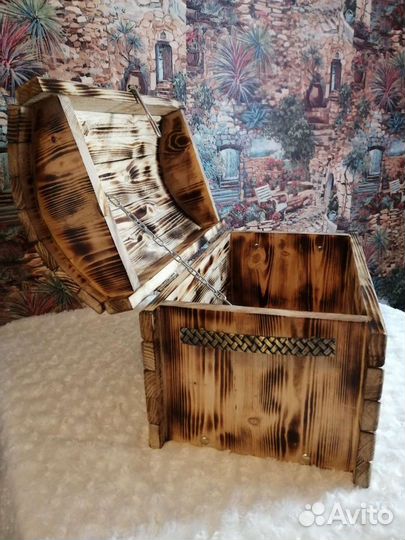 Сундук деревянный