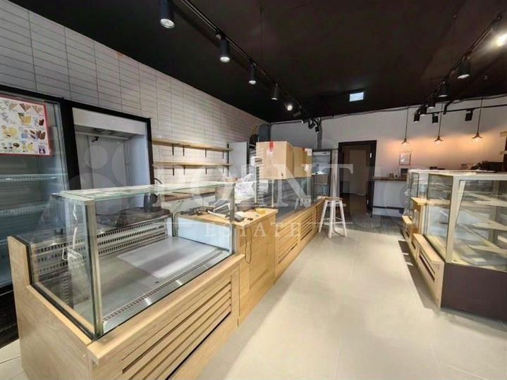 Продам торговое помещение, 260.7 м²