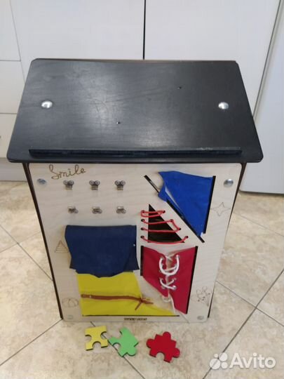 Развивающий домик бизидом бизиборд