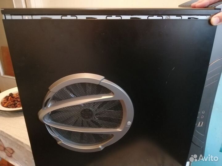 Корпус с RGB подсветкой Thermaltake Strike MX