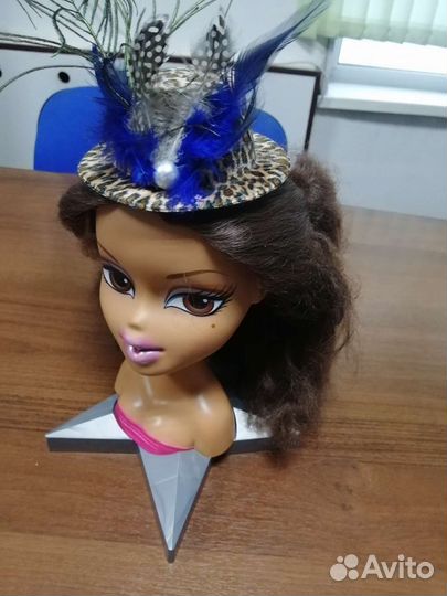 Голова манекен для причёсок с шапочкой