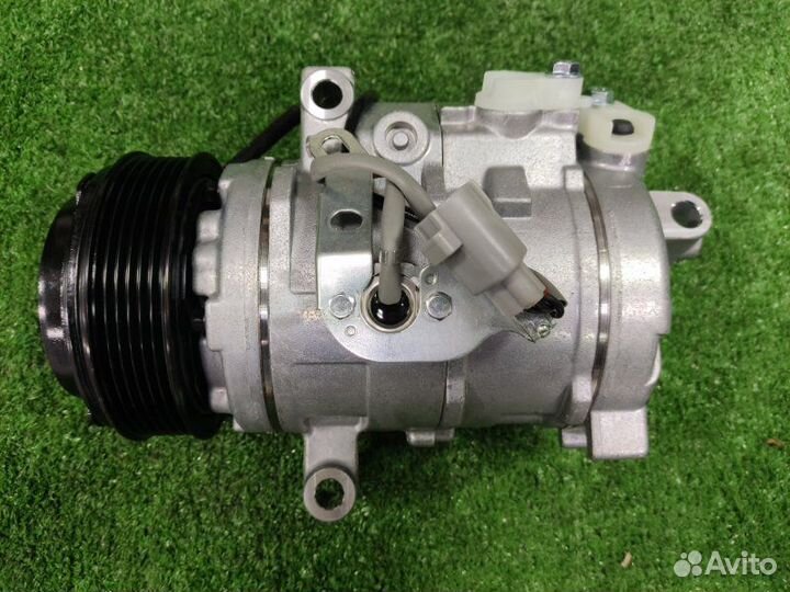 Компрессор кондиционера Toyota Land Cruiser UZJ200