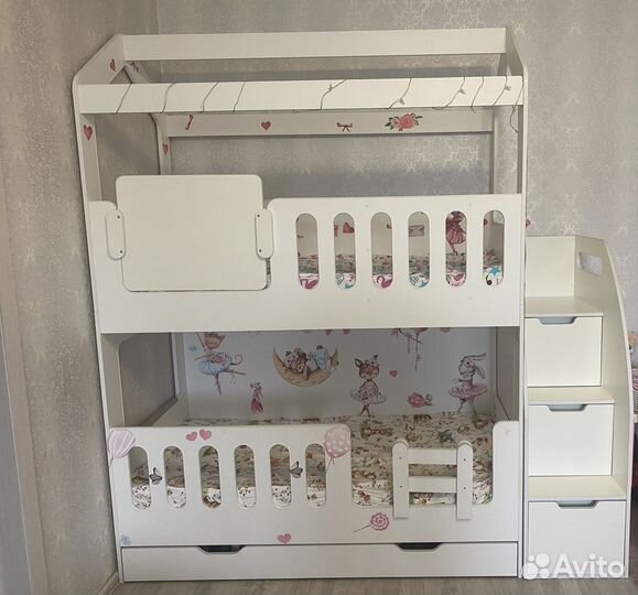 Кровать двухярусная