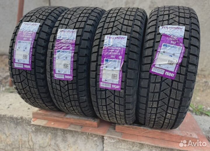 Tourador Winter Pro TSS1 225/55 R18 98T