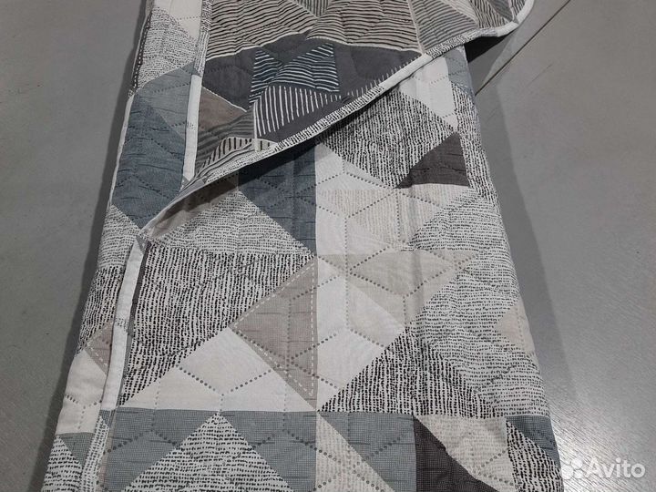 Покрывало на кровать новое
