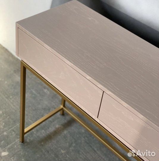 Консоль с ящиками