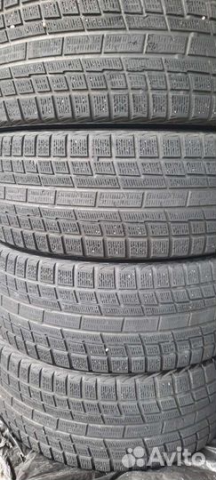 Yokohama Ice Guard IG30 215/55 R17