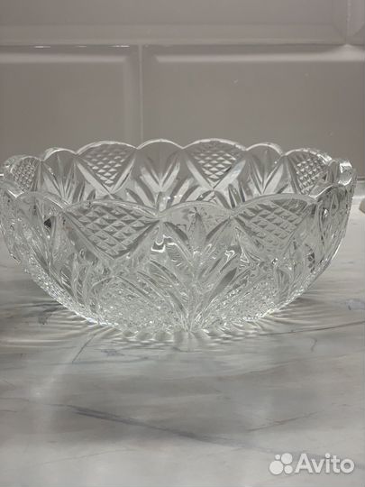 Хрустальные вазы конфетницы