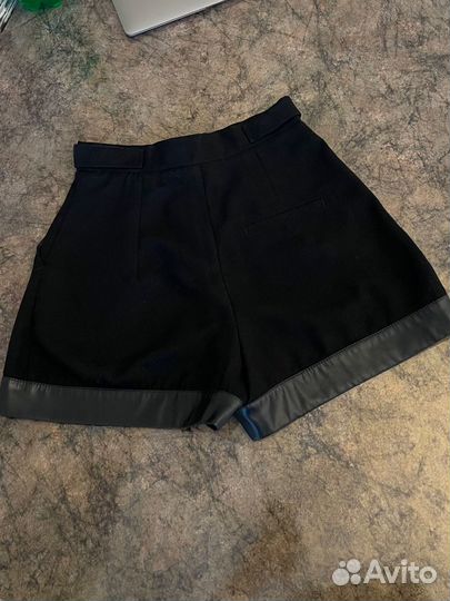 Классические шорты LookOnline