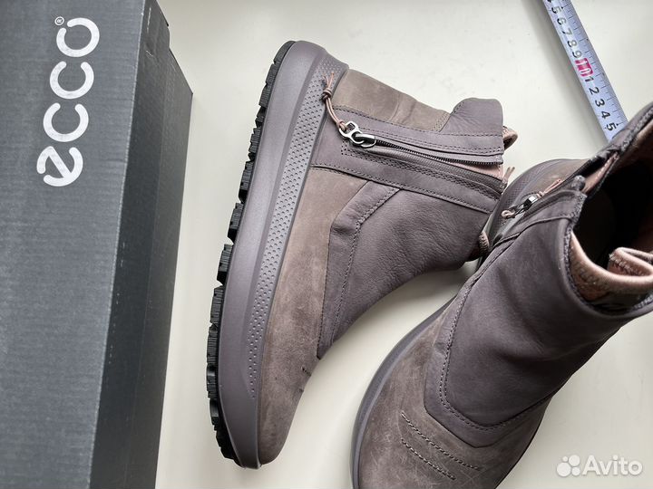 Новые ботинки Ecco