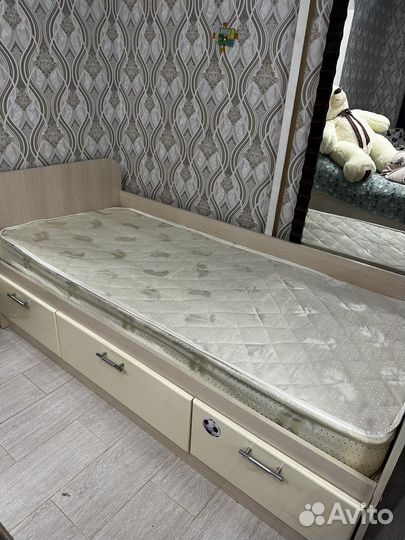 Детская кровать с матрасом 80 на 180