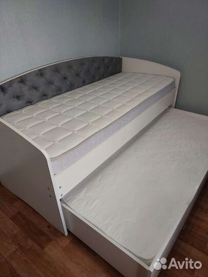 Выдвижная кровать, детская кровать