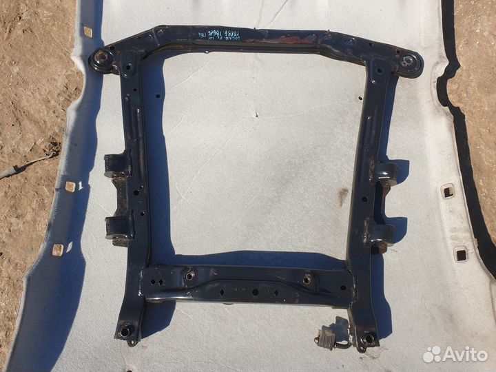 Балка подмоторная Подрамник Renault Logan Sandero
