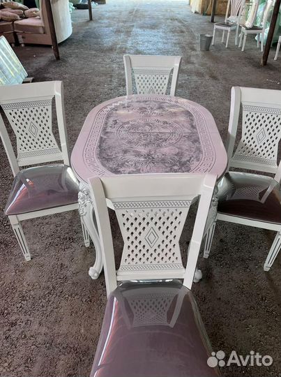 Стол и Стулья