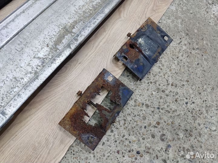 Усилитель заднего бампера, Volvo 850