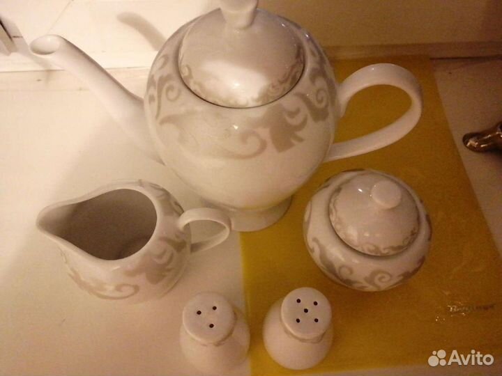 Фарфоровая посуда набор
