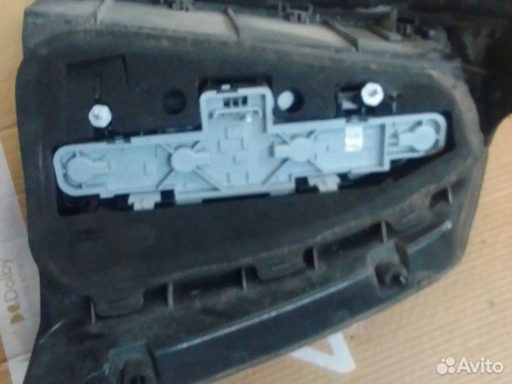 Фонарь задний Opel Zafira B дорестайлинг