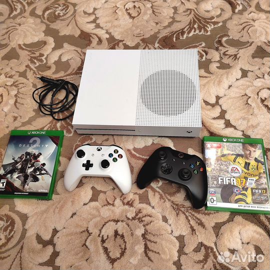 Xbox One s 1TB +игры