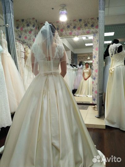 Свадебное платье