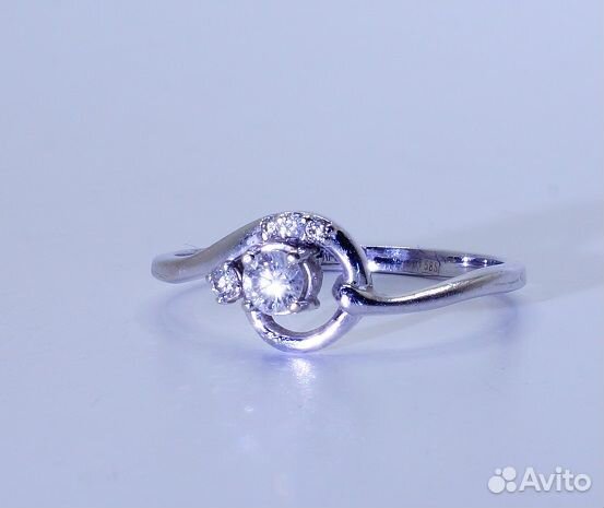 Золотое колечко с бриллиантами размер 17,5