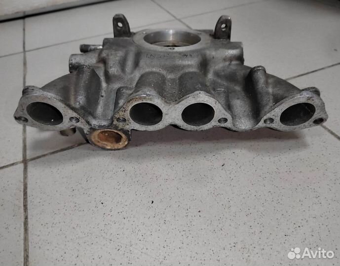 Коллектор впускной Audi 80 B3 1.8