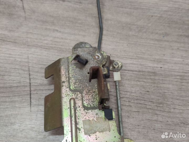 Тяга замка багажника Hyundai Santa Fe 1