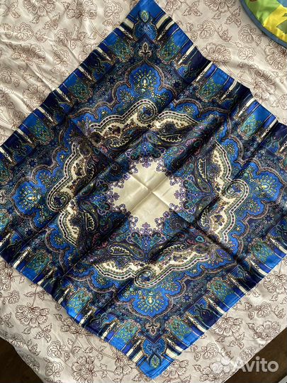 Шелковый платок шейный