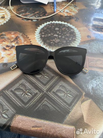 Очки от солнца женские