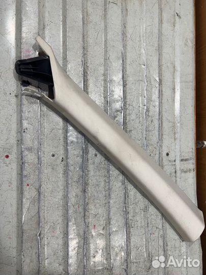 Накладка стойки передняя правая Volkswagen Passat