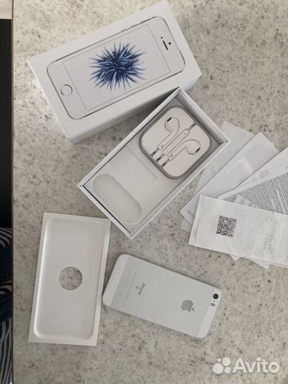 iPhone SE, 32 ГБ