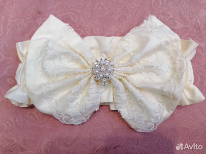 Уголок и бант на выписку