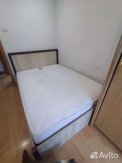 Кровать двухспальная с матрасом, 145210