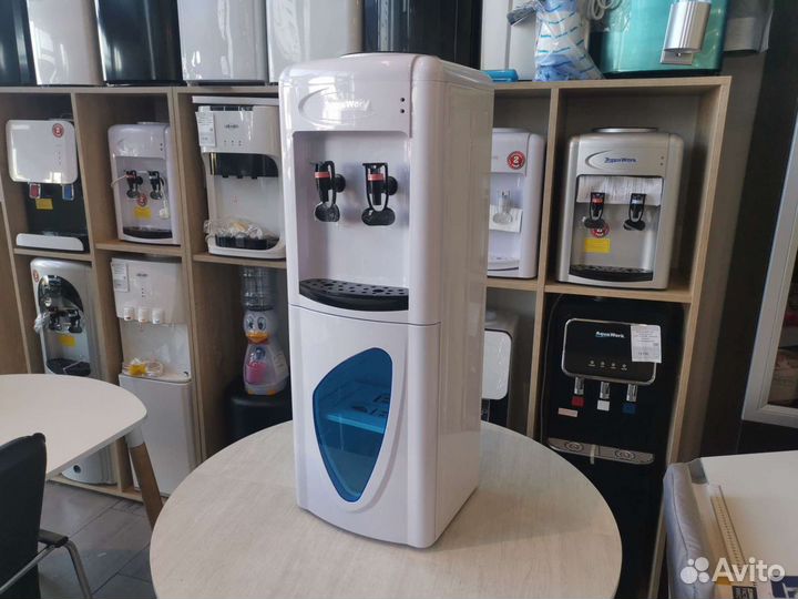 Кулер для воды диспенсер новый в упаковке