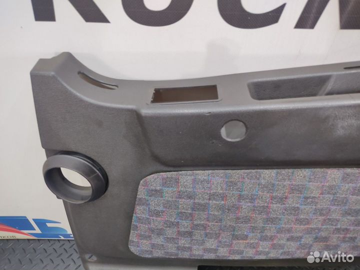 Обшивка двери правой Volvo FH