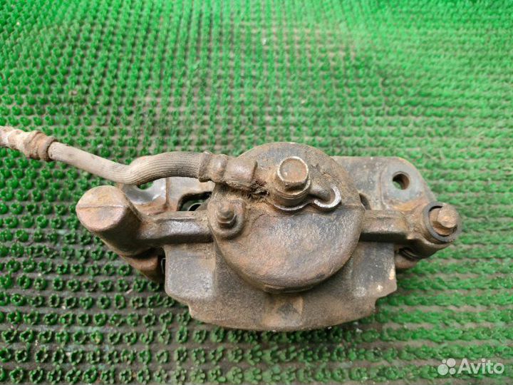 Суппорт передний правый Mazda 626 GE FS 1995