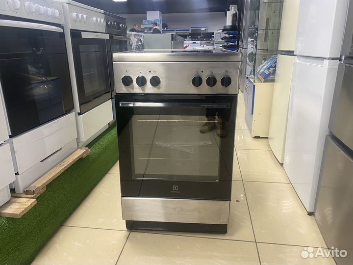 Электрическая плита (50-55 см) Electrolux