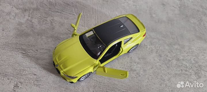 Модель BMW M4 купе 1/43