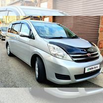 Toyota Isis 1.8 AT, 2009, 204 000 км, с пробегом, цена 1 270 000 руб.