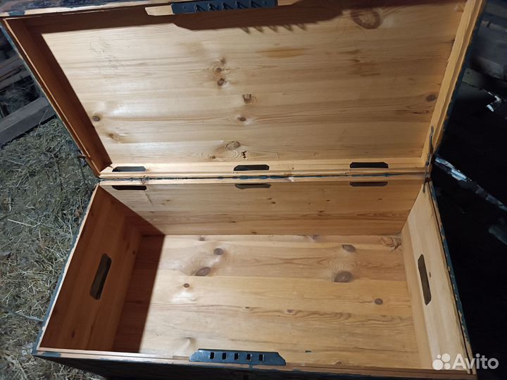 Сундук старинный