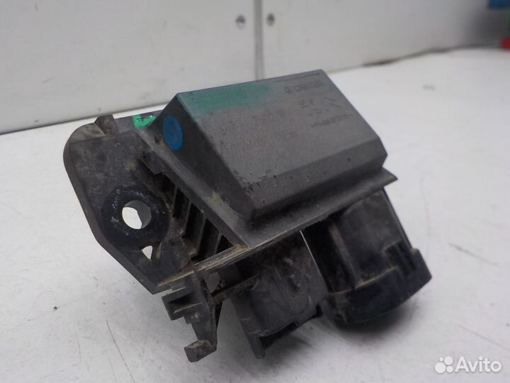 Блок управления вентиляторами Peugeot 3008 2010